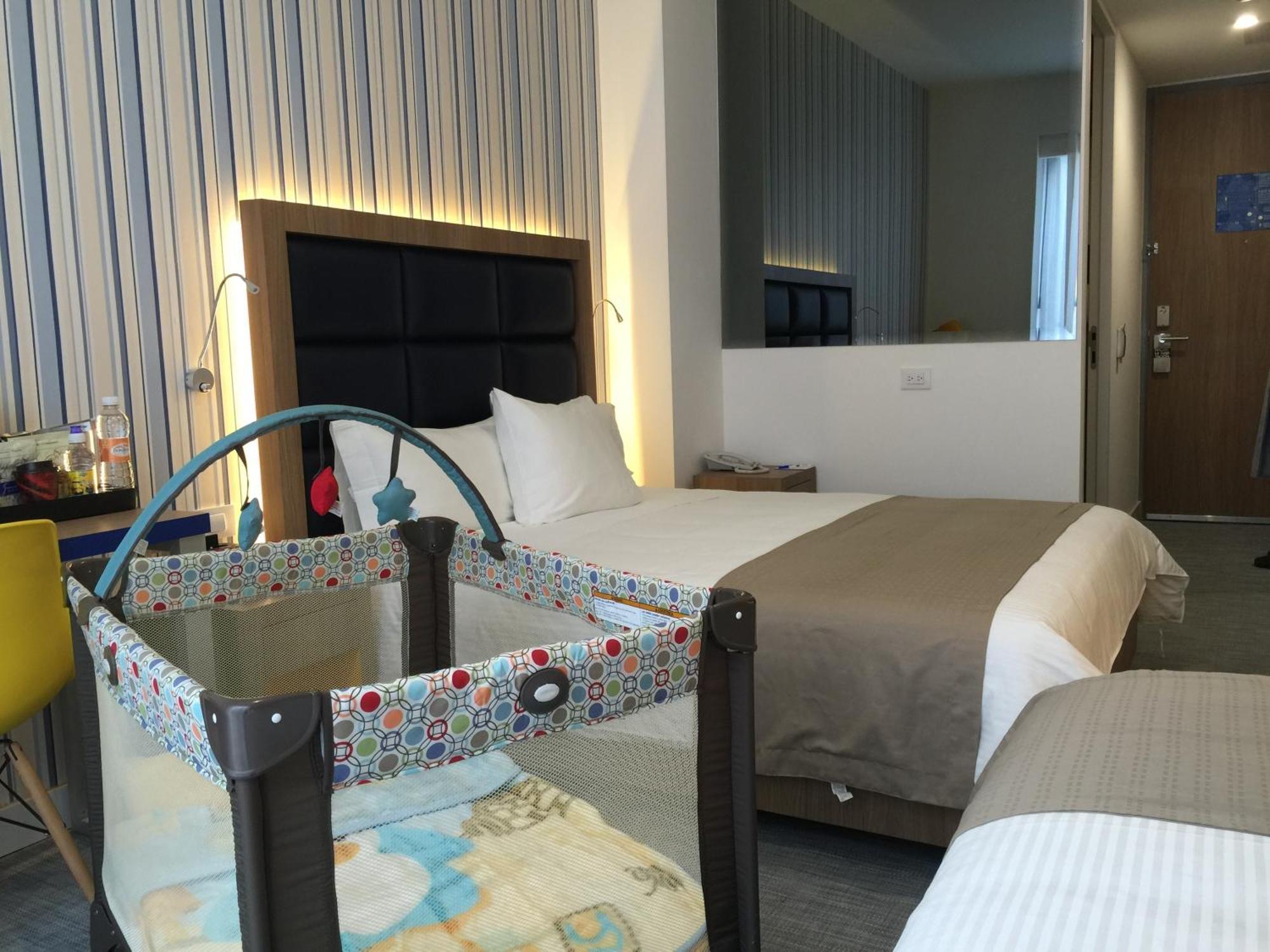 Tryp By Wyndham Mexico City World Trade Center Area Room photo